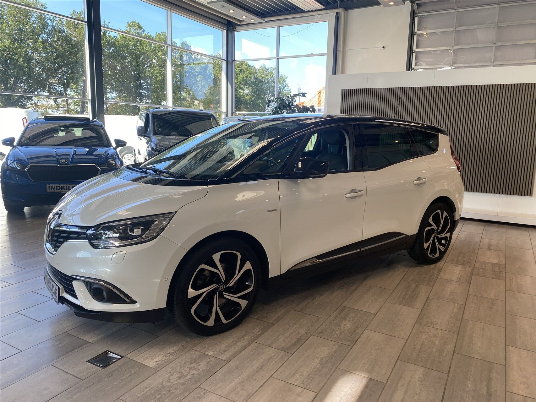 Hvid Renault Grand Scénic fra 2020