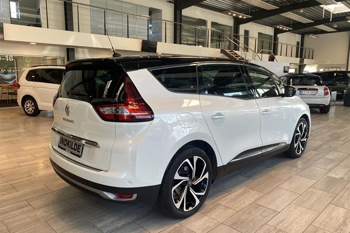 Hvid Renault Grand Scénic fra 2020