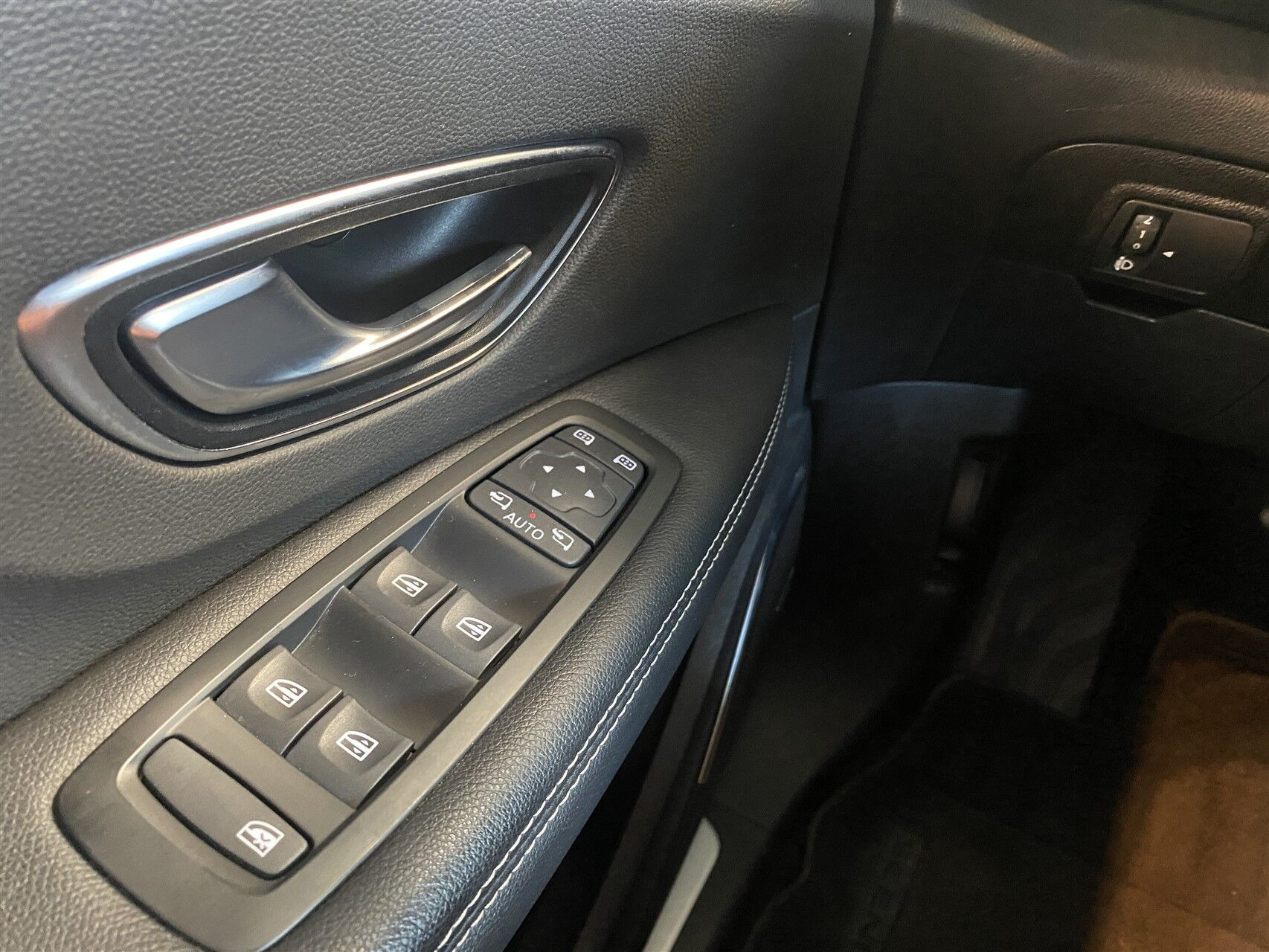 Hvid Renault Grand Scénic fra 2020