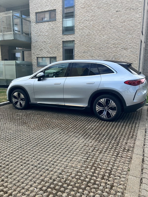 undefined Mercedes EQE300 SUV fra 2024