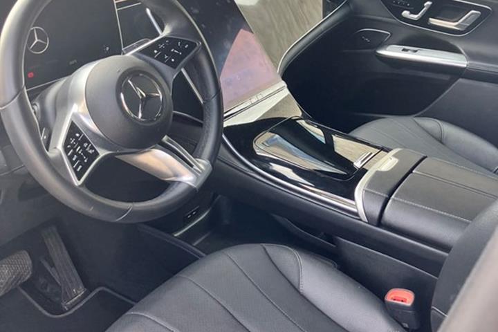 undefined Mercedes EQE300 SUV fra 2024