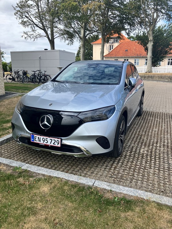 undefined Mercedes EQE300 SUV fra 2024