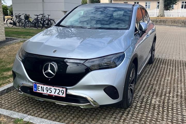 undefined Mercedes EQE300 SUV fra 2024