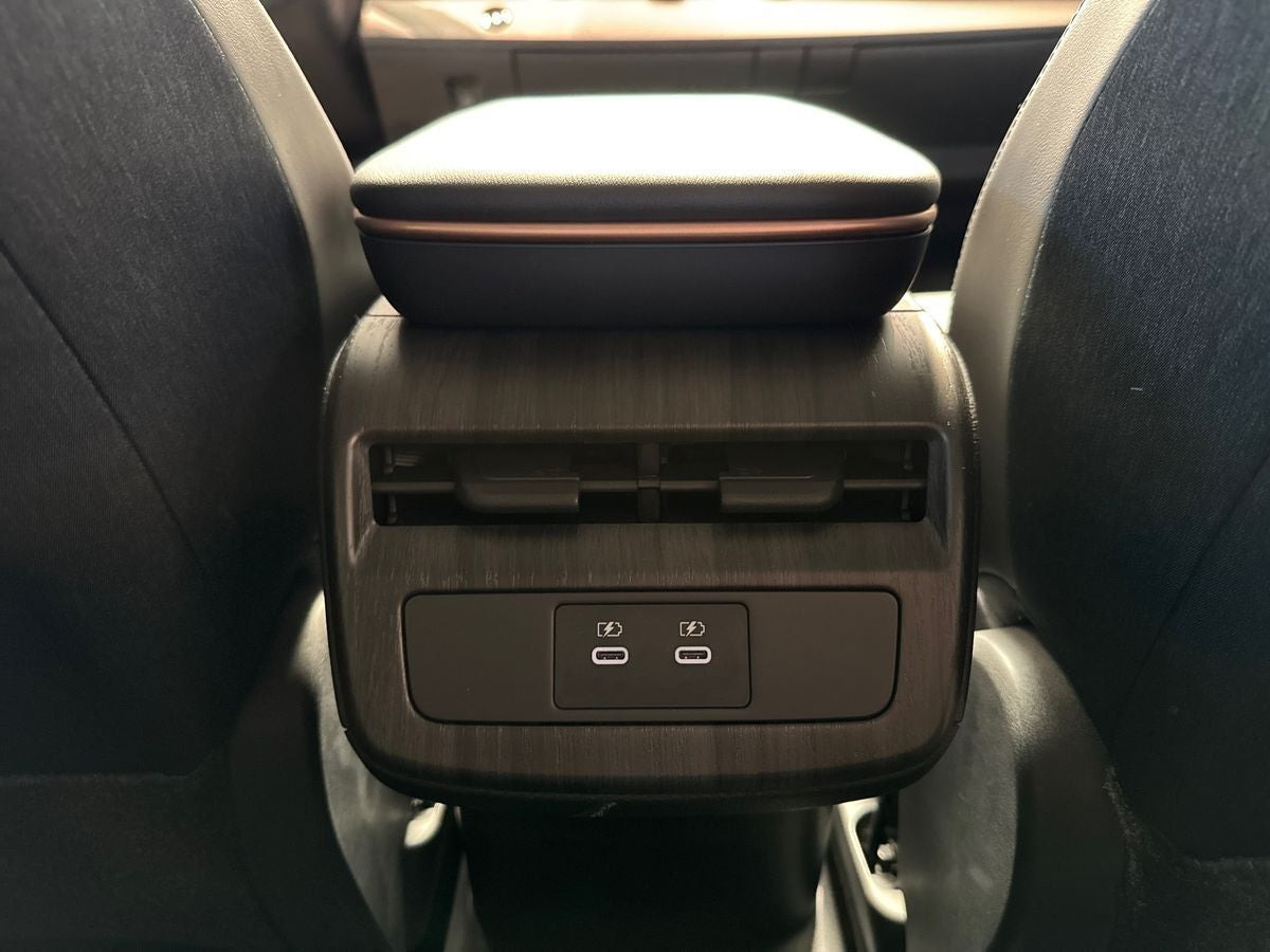 Sort Nissan Ariya fra 2026