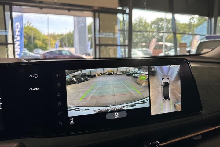 Grå Nissan Ariya fra 2024