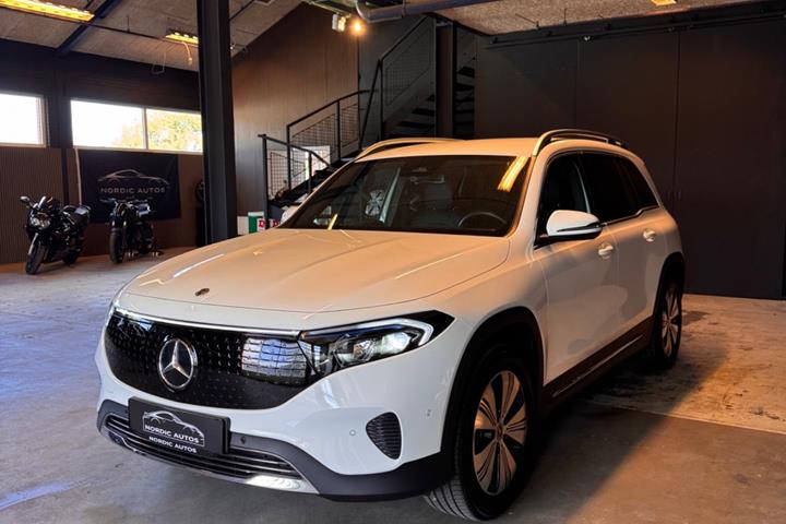 Hvid Mercedes EQB250+ fra 2025