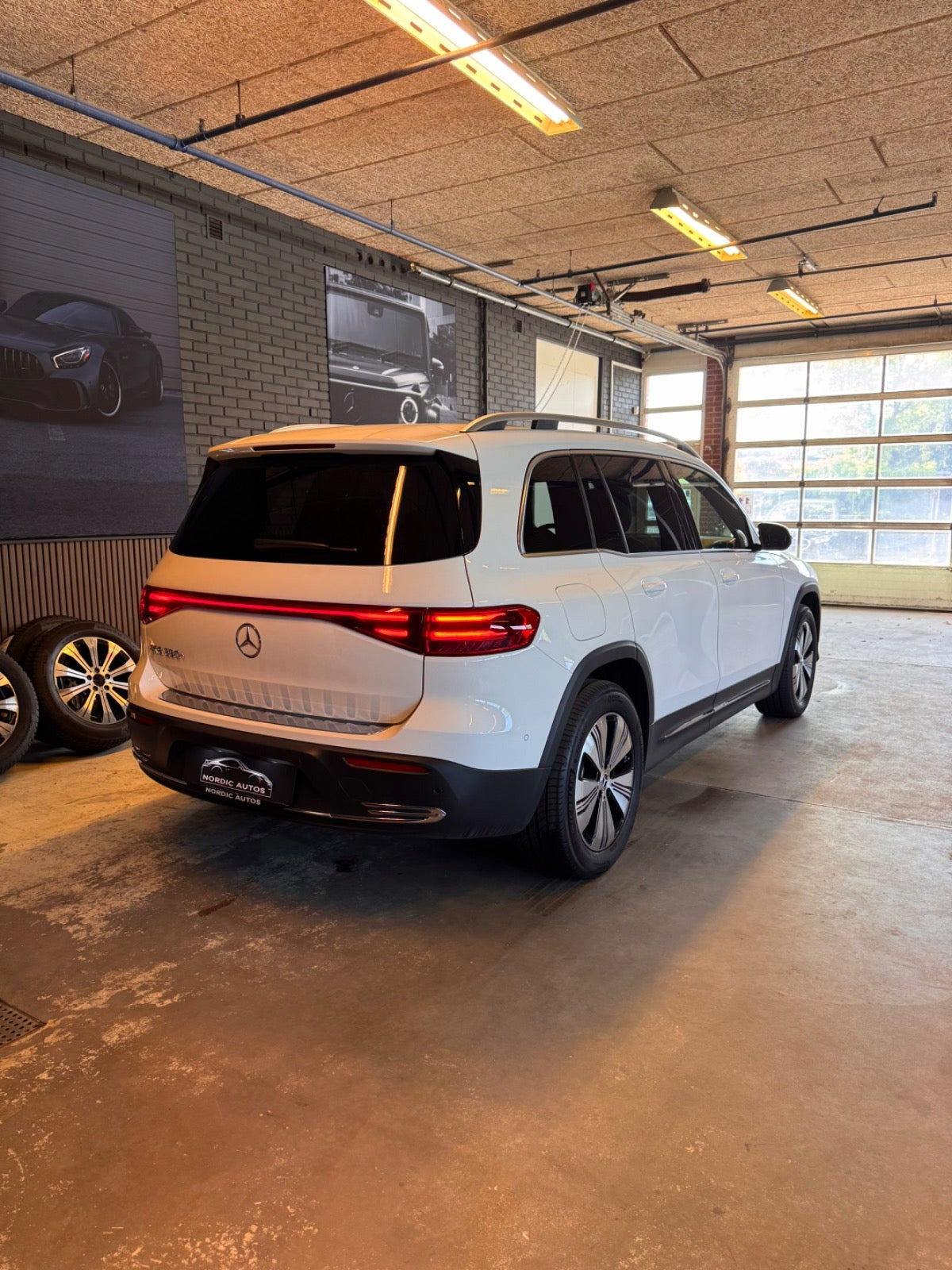 Hvid Mercedes EQB250+ fra 2025