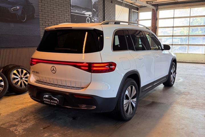 Hvid Mercedes EQB250+ fra 2025
