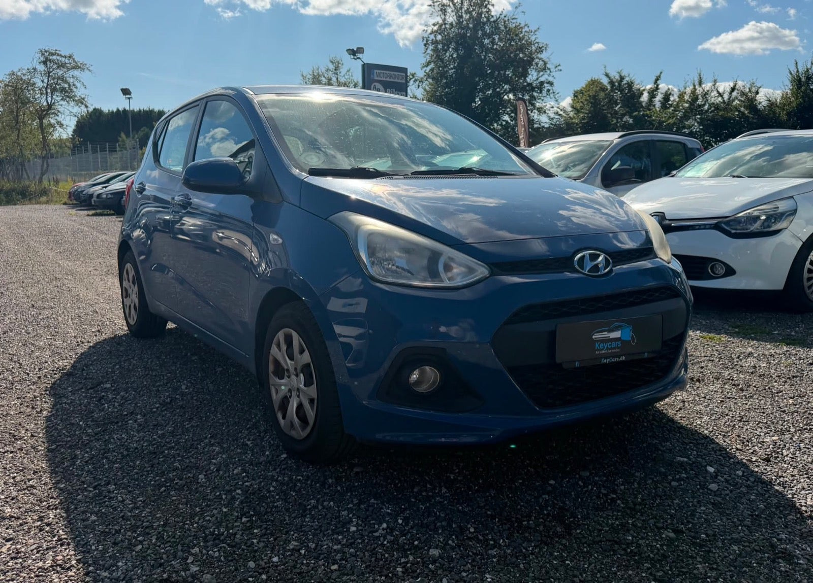 Blå Hyundai i10 fra 2014