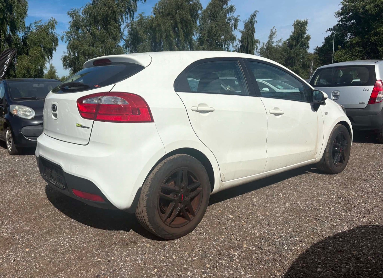 Hvid Kia Rio fra 2012