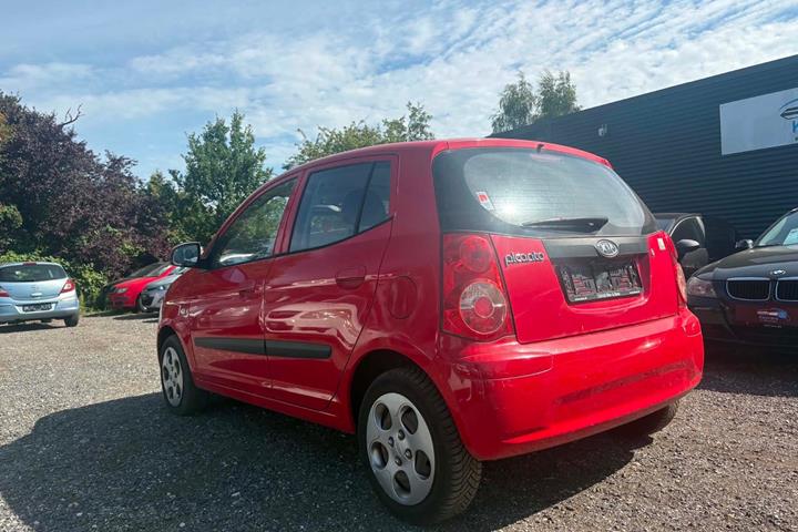 Rød Kia Picanto fra 2013