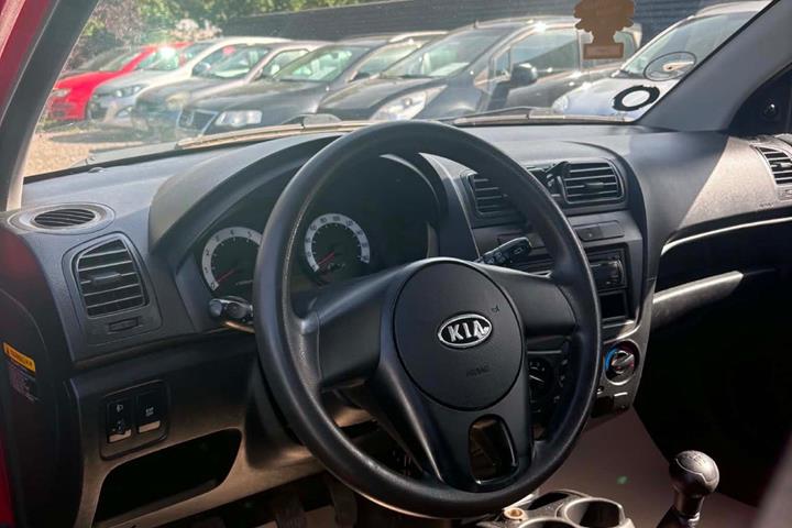 Rød Kia Picanto fra 2013