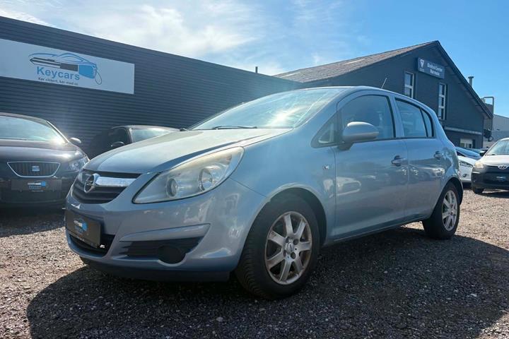 Blå Opel Corsa fra 2008