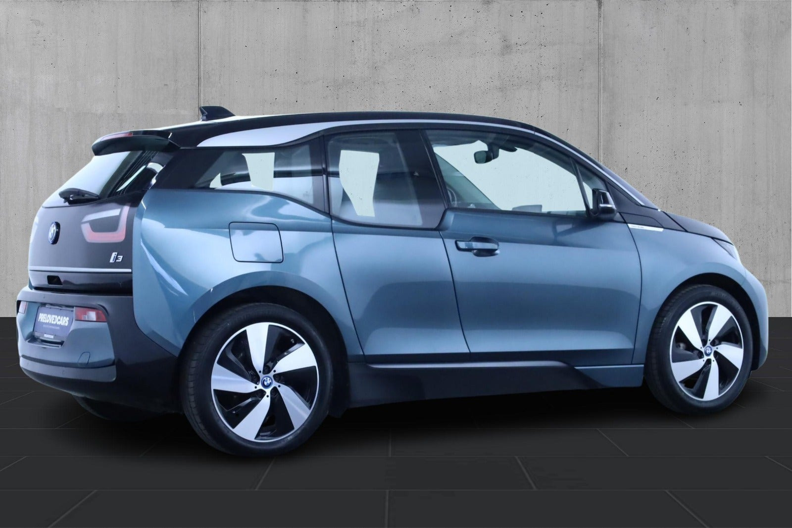 Blå BMW i3 fra 2021