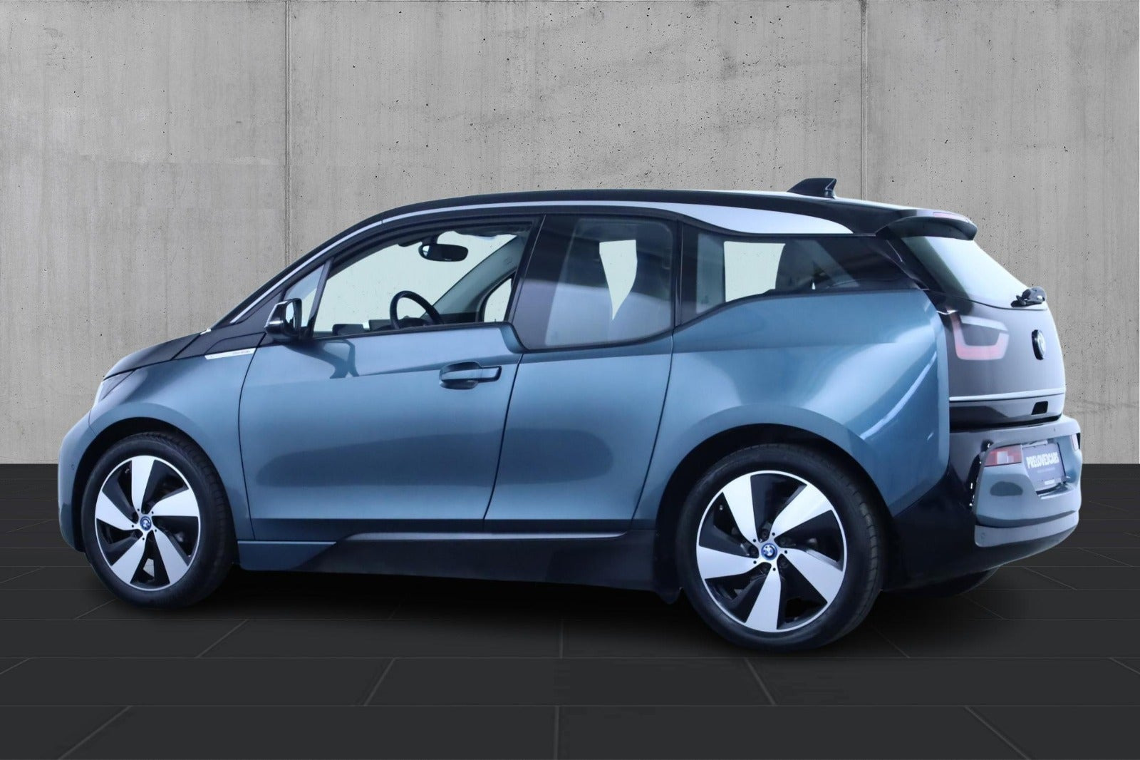 Blå BMW i3 fra 2021