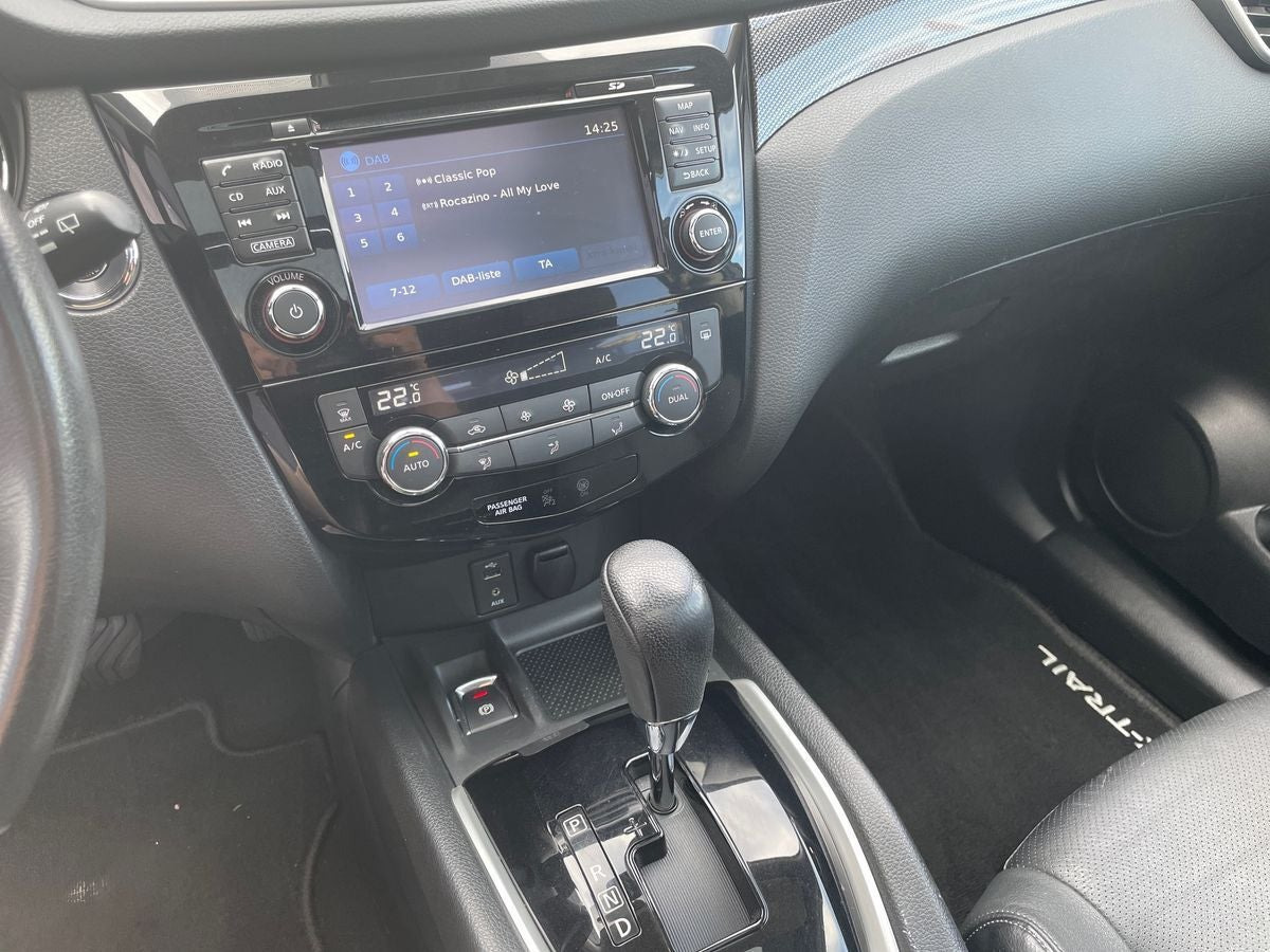 Grøn Nissan X-Trail fra 2017