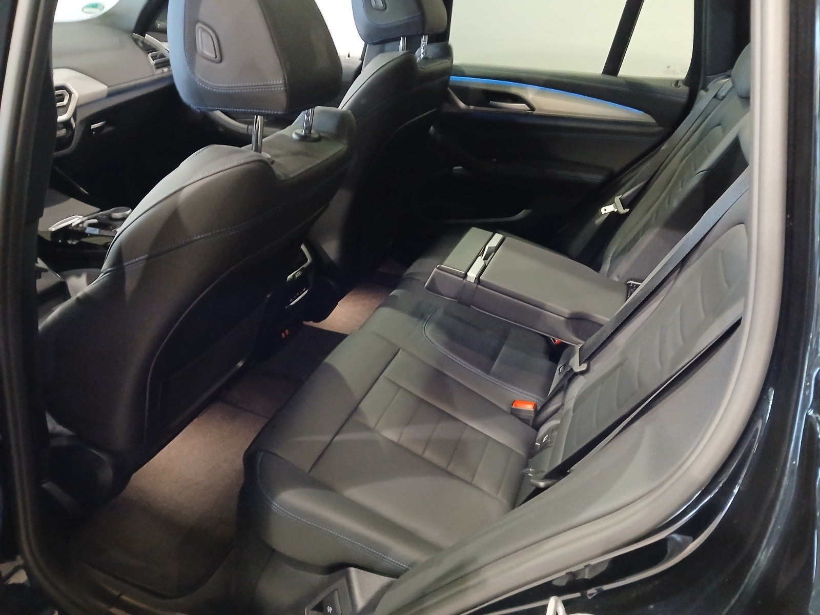 Blå BMW iX3 fra 2024