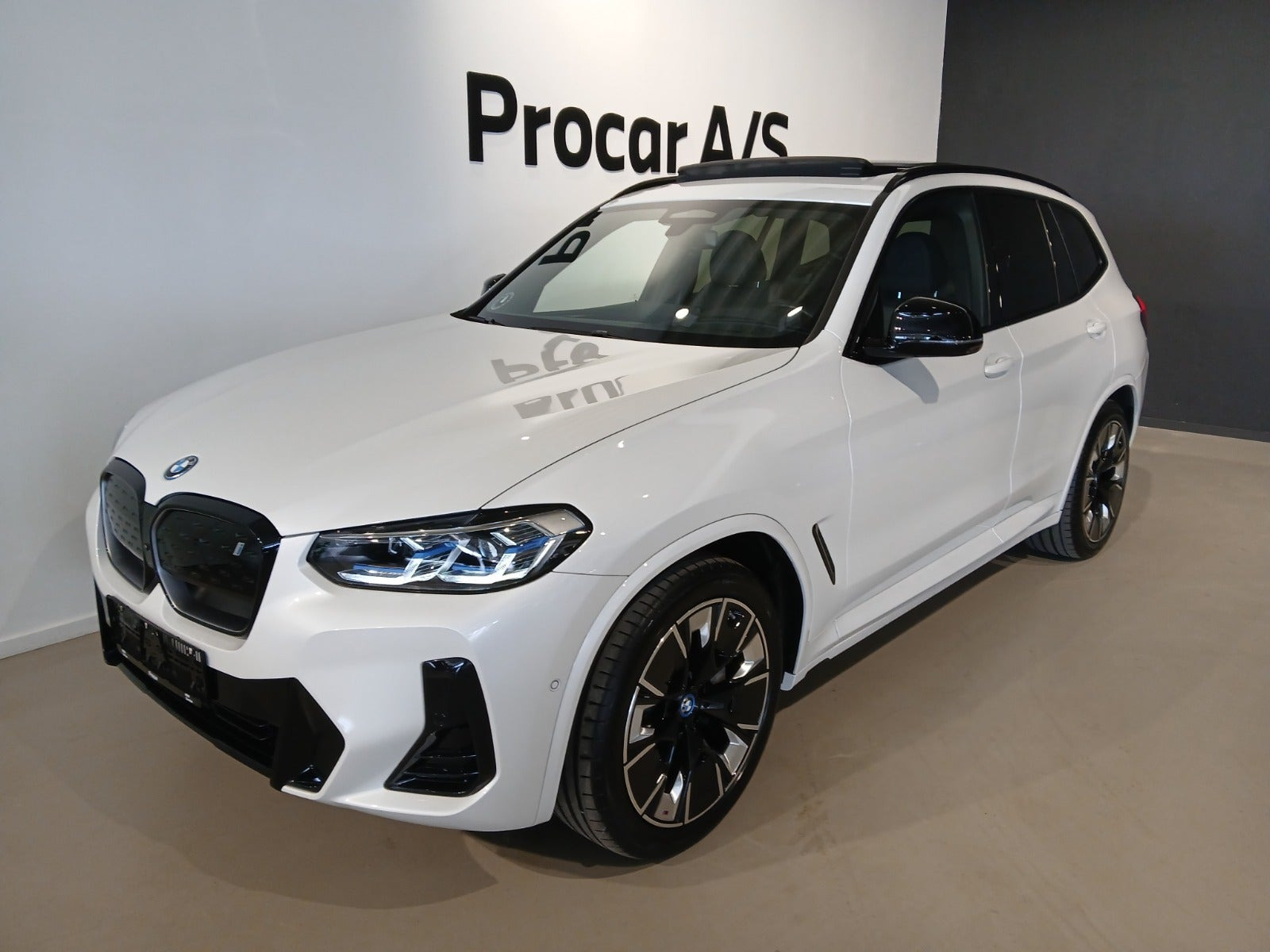 BMW iX3 Charged Plus M-Sport