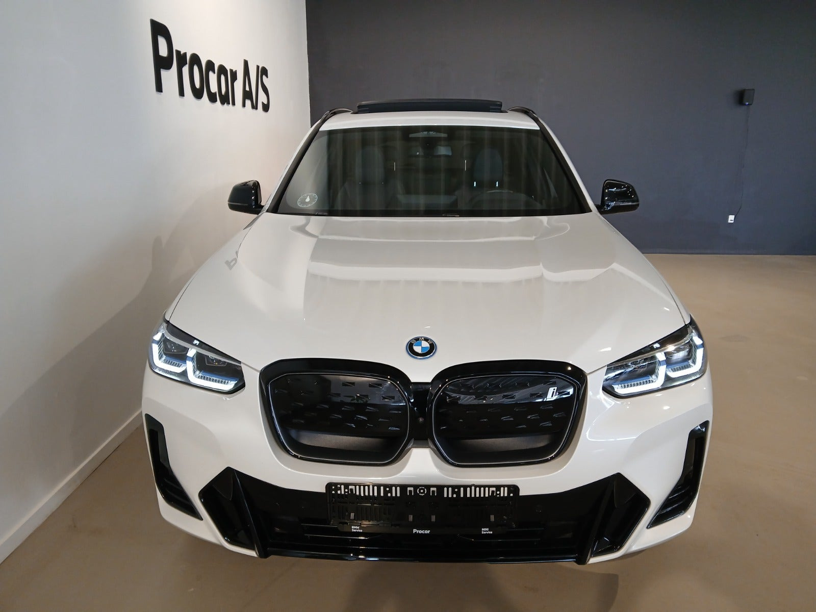 Hvid BMW iX3 fra 2023