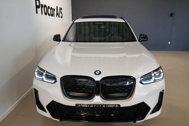 Hvid BMW iX3 fra 2023