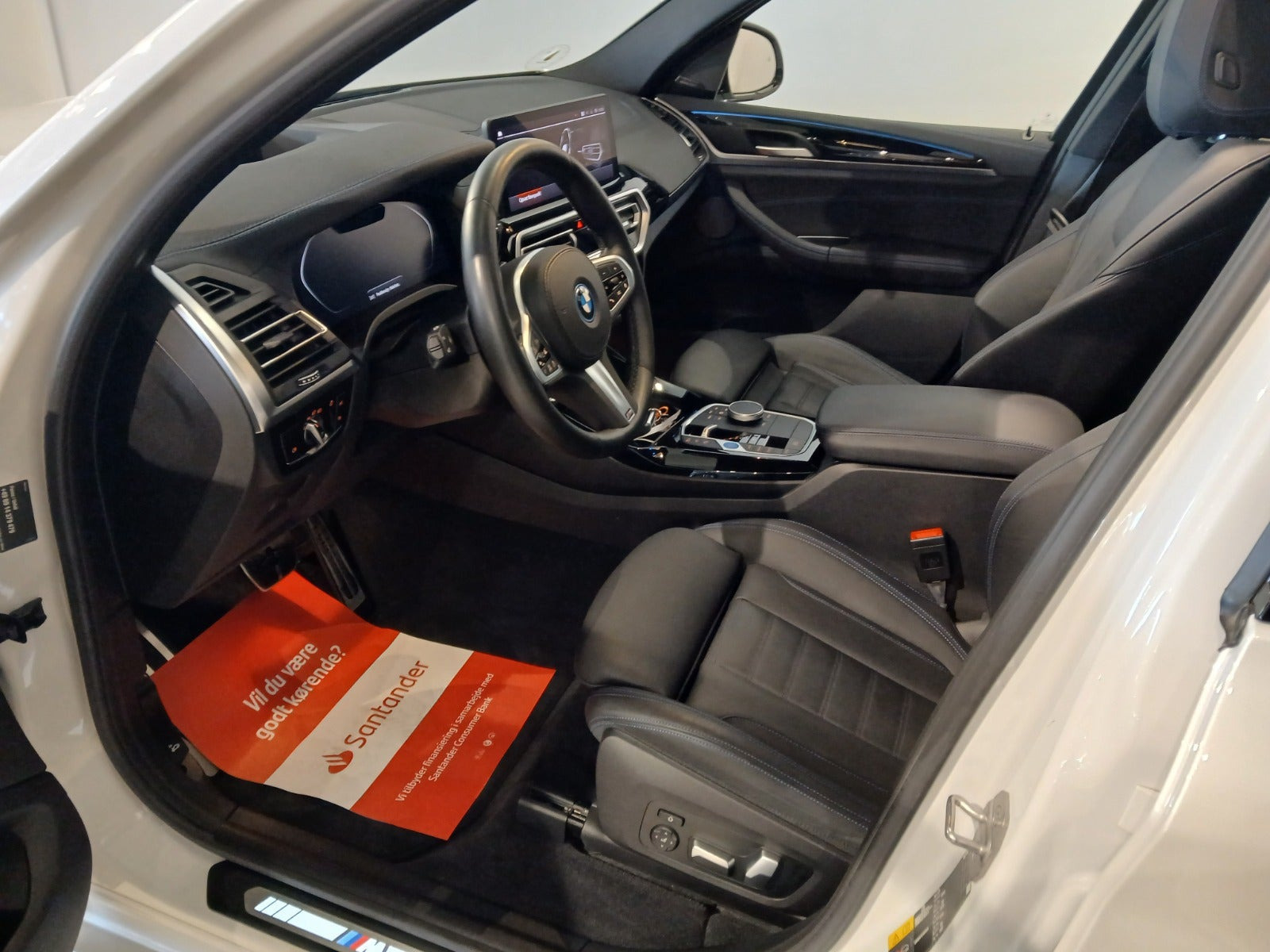 Hvid BMW iX3 fra 2023