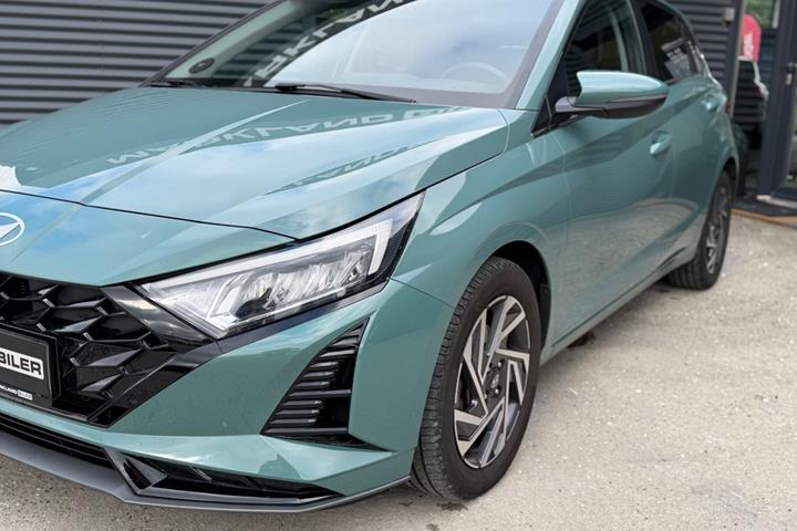 Grøn Hyundai i20 fra 2024