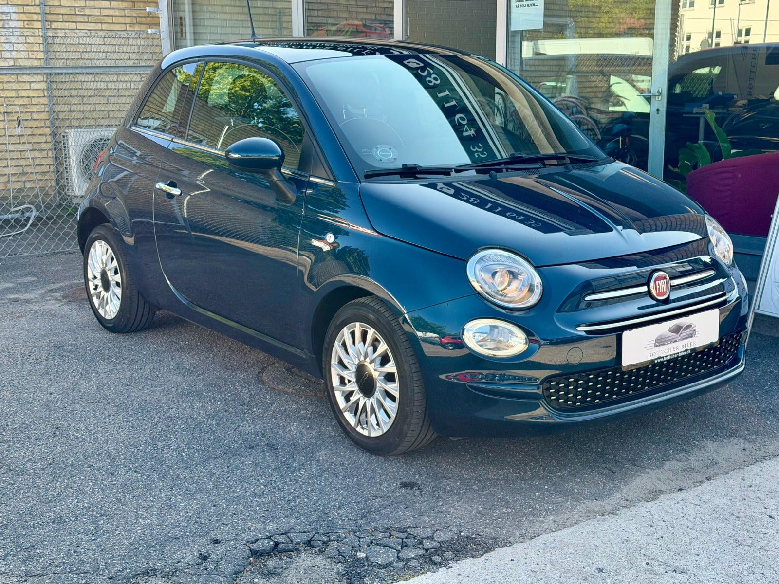 Blå Fiat 500 fra 2020
