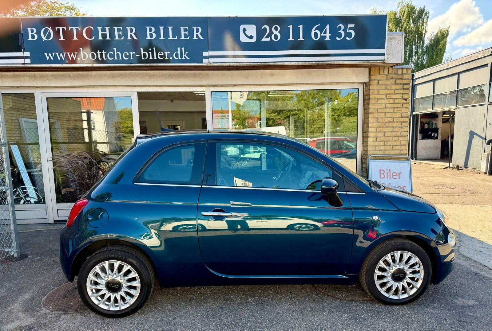 Blå Fiat 500 fra 2020