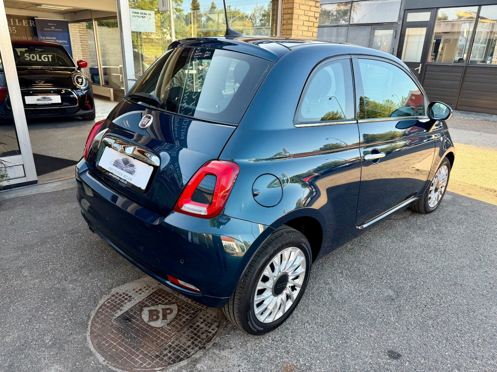 Blå Fiat 500 fra 2020