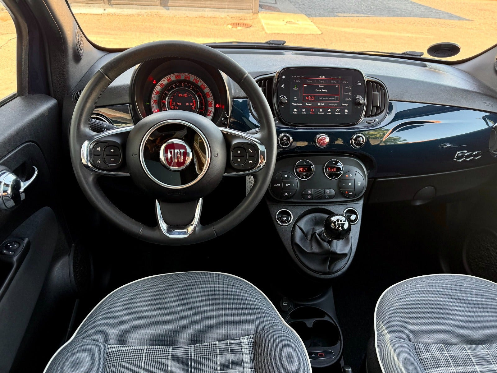 Blå Fiat 500 fra 2020