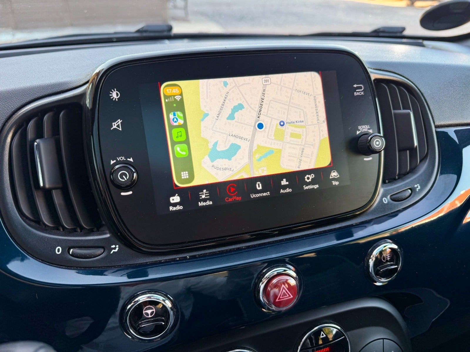 Blå Fiat 500 fra 2020