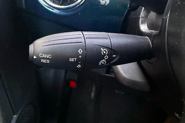 Blå Fiat 500 fra 2020