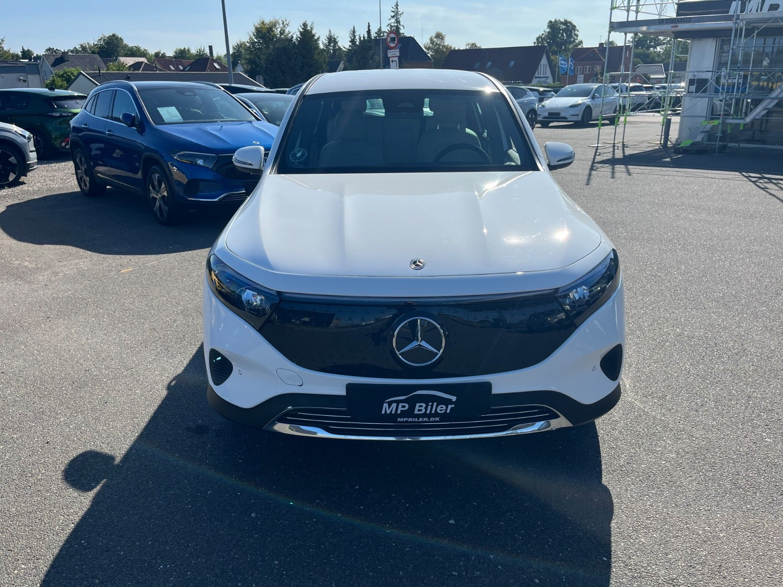 Hvid Mercedes EQB250+ fra 2024