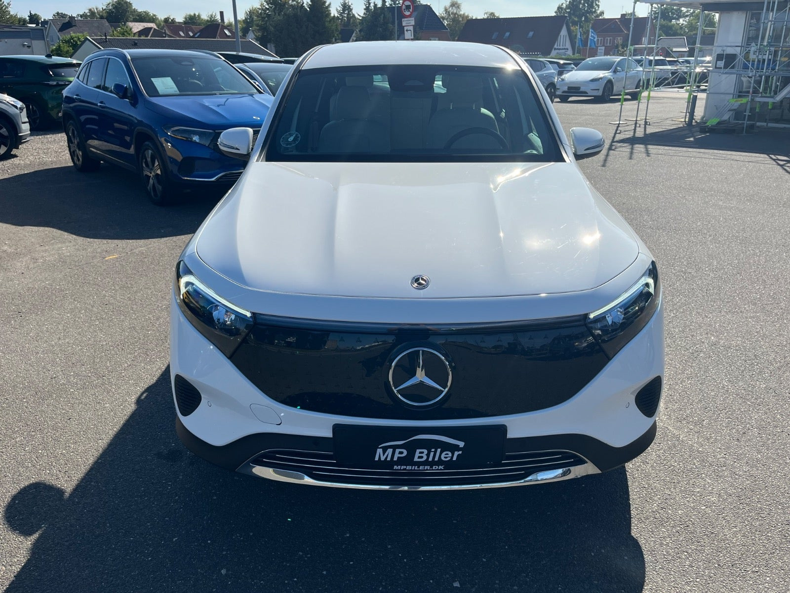 Hvid Mercedes EQB250+ fra 2024