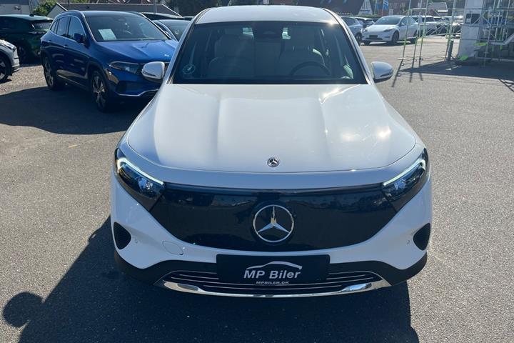 Hvid Mercedes EQB250+ fra 2024