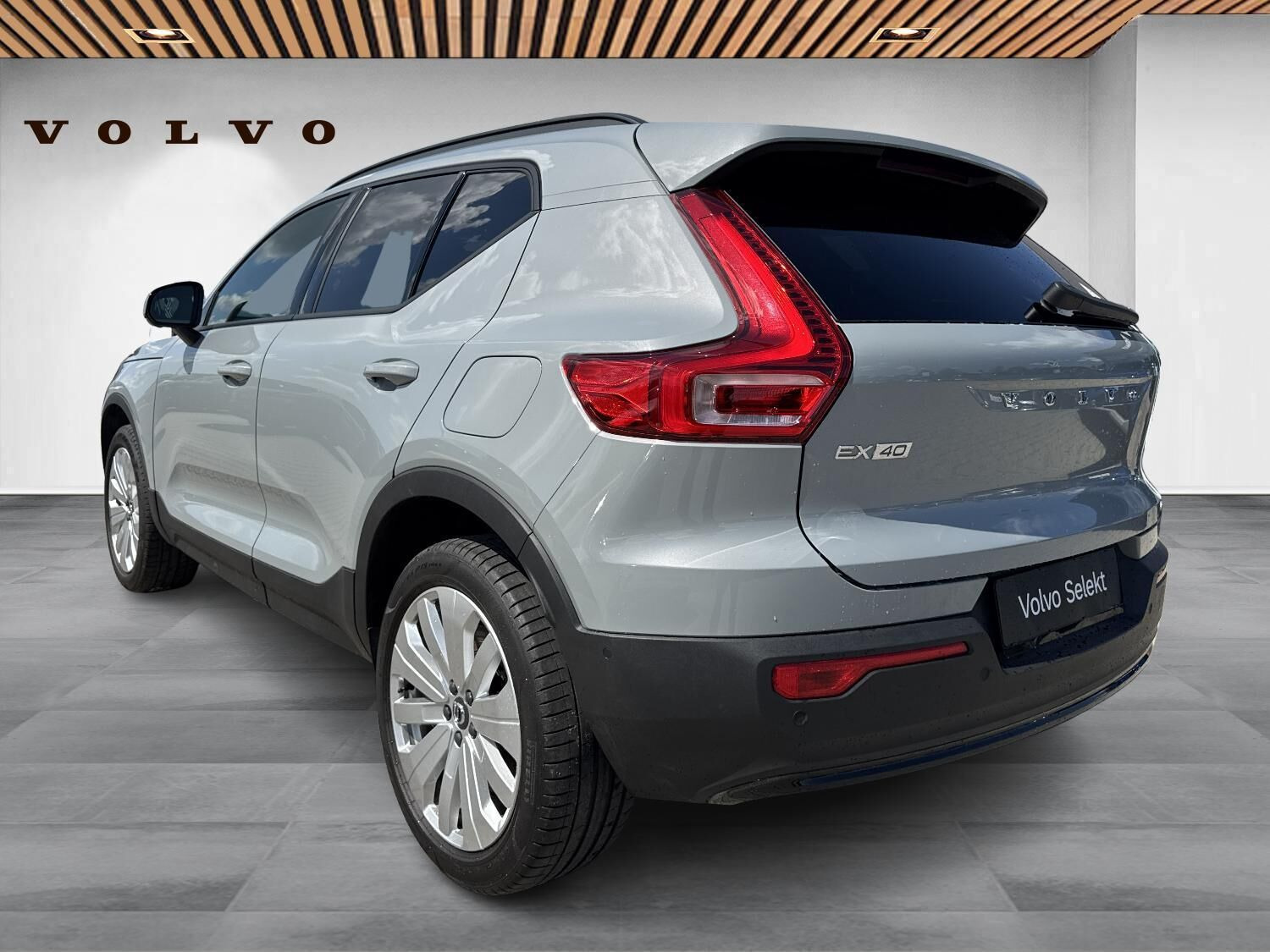 Grå Volvo EX40 fra 2025