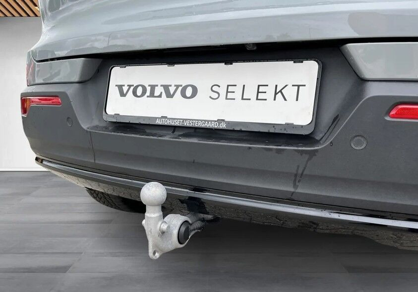 Grå Volvo EX40 fra 2025