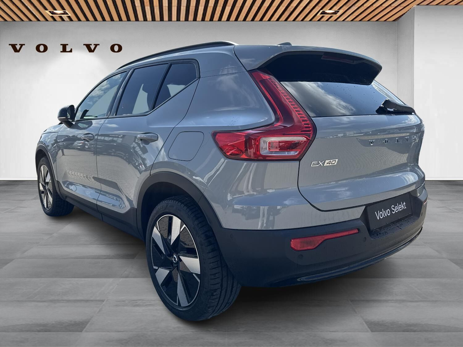 Grå Volvo EX40 fra 2025
