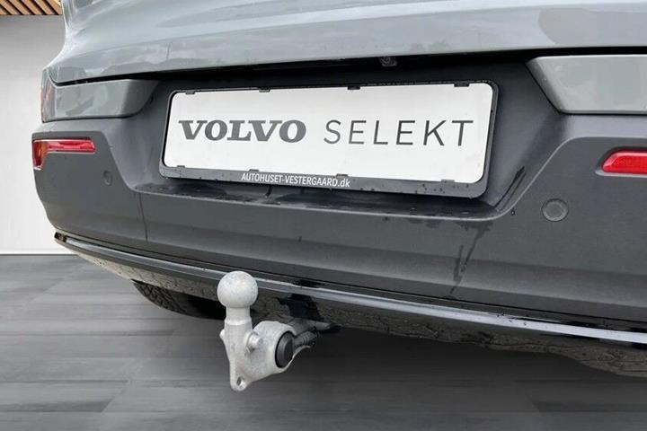 Grå Volvo EX40 fra 2025