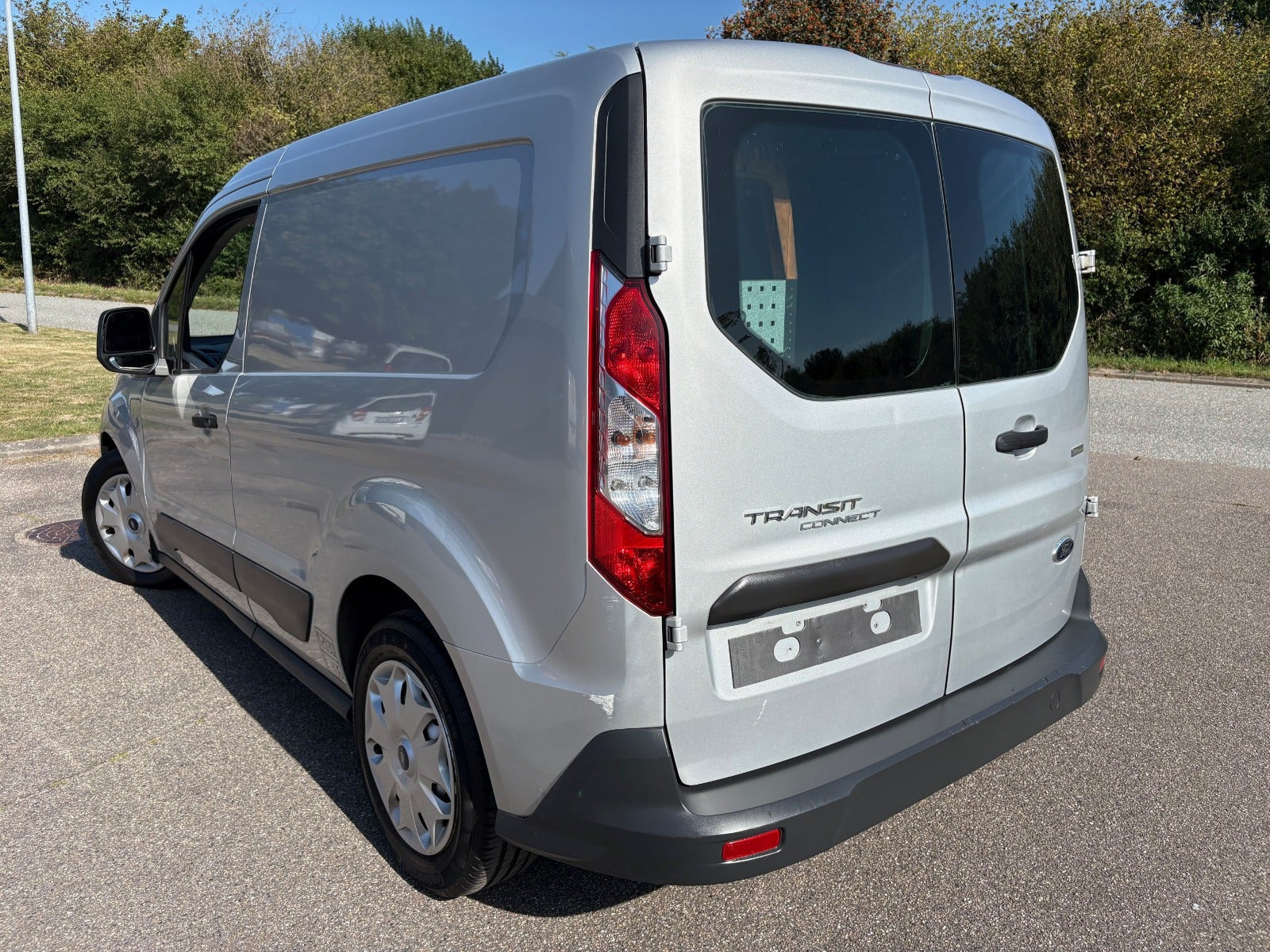 Sølv Ford Transit Connect fra 2014