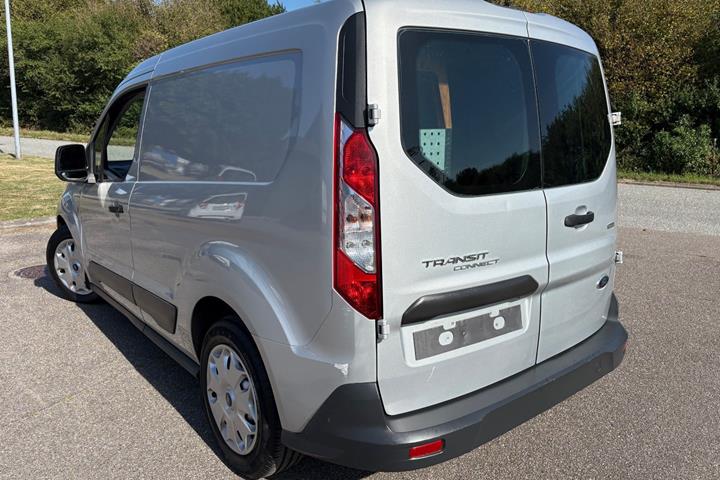 Sølv Ford Transit Connect fra 2014