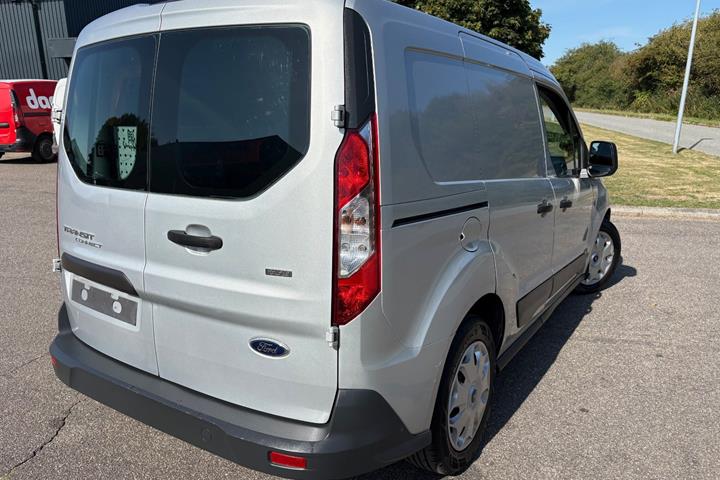 Sølv Ford Transit Connect fra 2014
