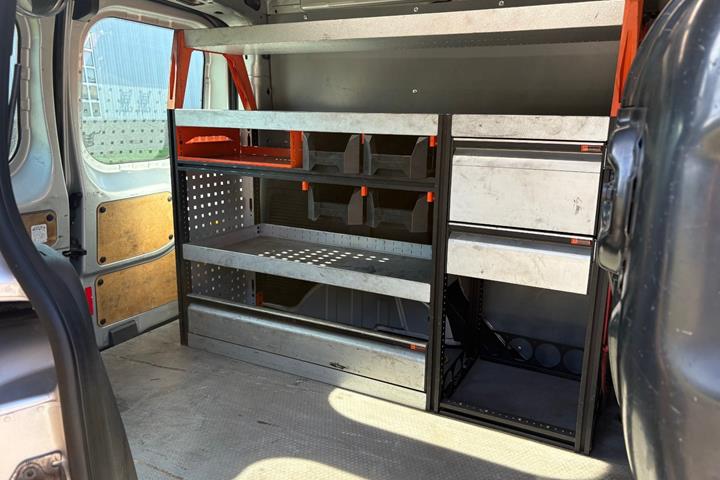 Sølv Ford Transit Connect fra 2014