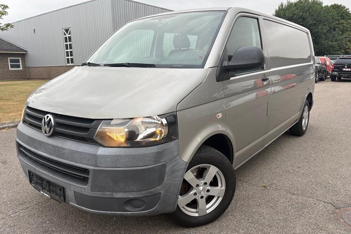 Gul VW Transporter fra 2012