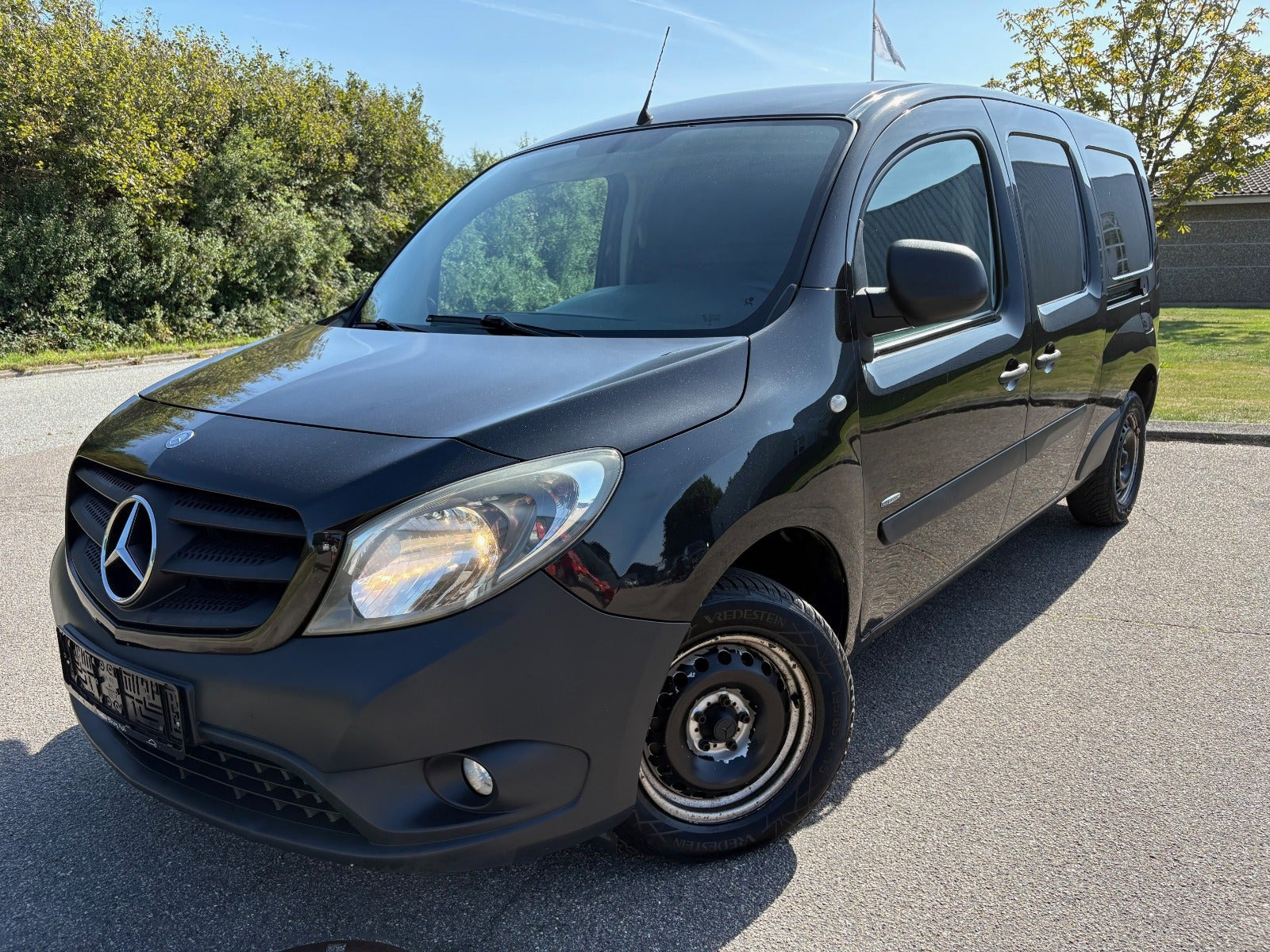 Sort Mercedes Citan 109 fra 2014