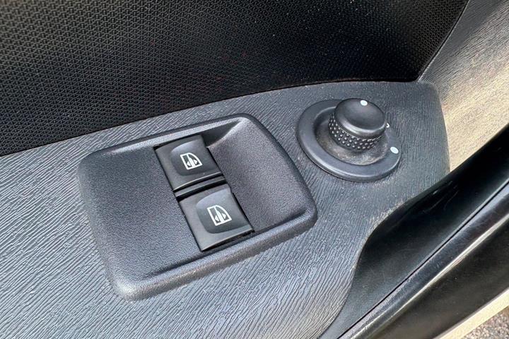 Sort Mercedes Citan 109 fra 2014