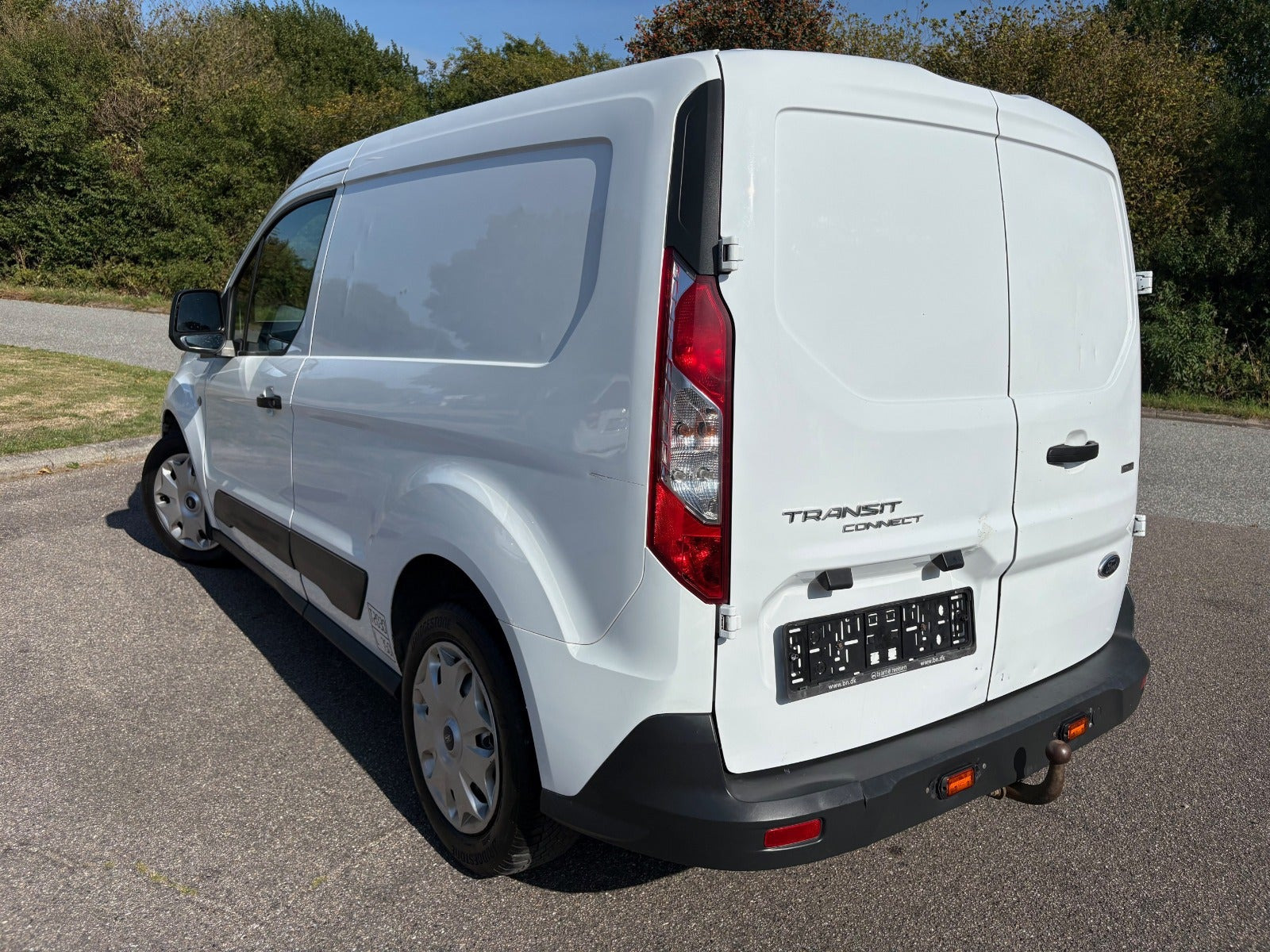 Hvid Ford Transit Connect fra 2015