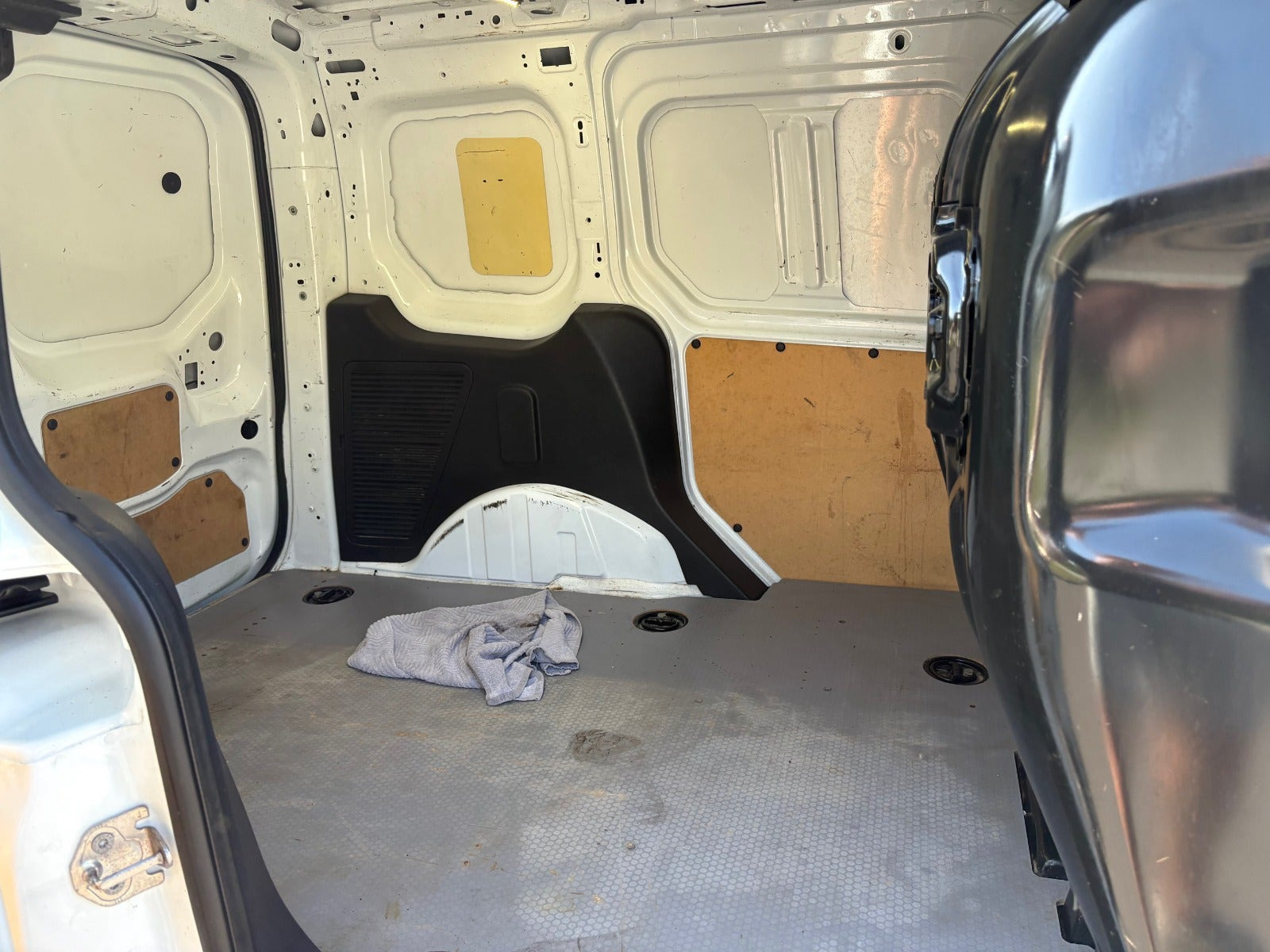 Hvid Ford Transit Connect fra 2015