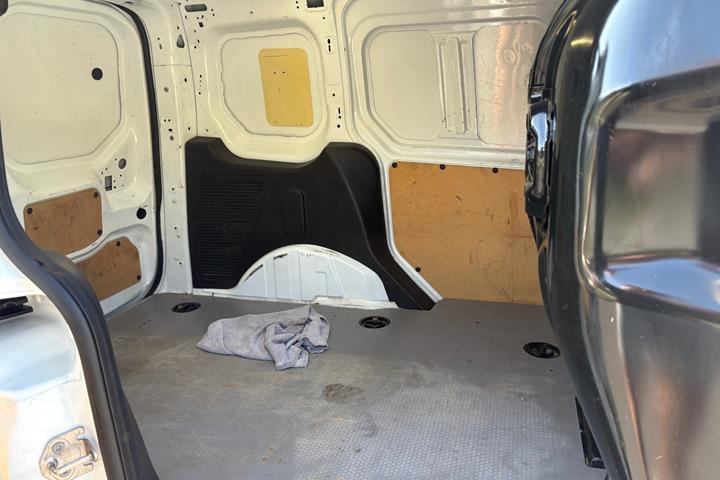 Hvid Ford Transit Connect fra 2015