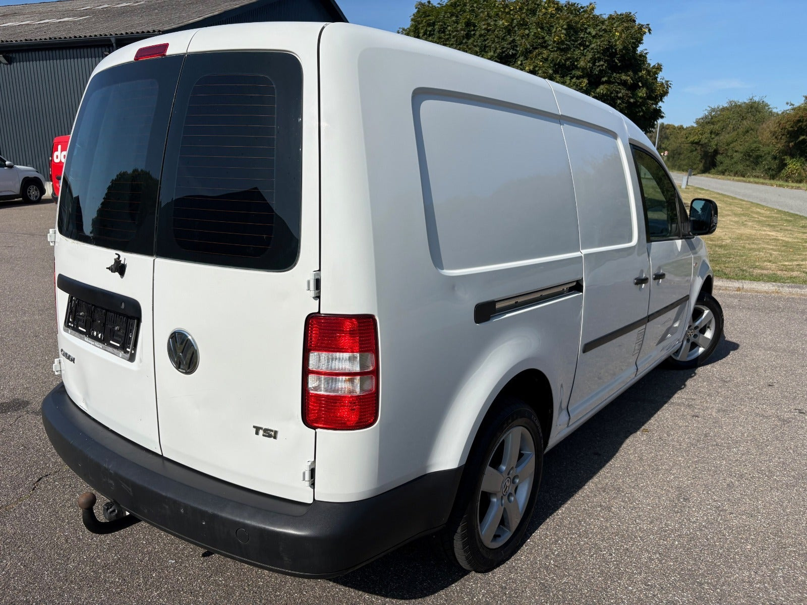 Hvid VW Caddy Maxi fra 2011